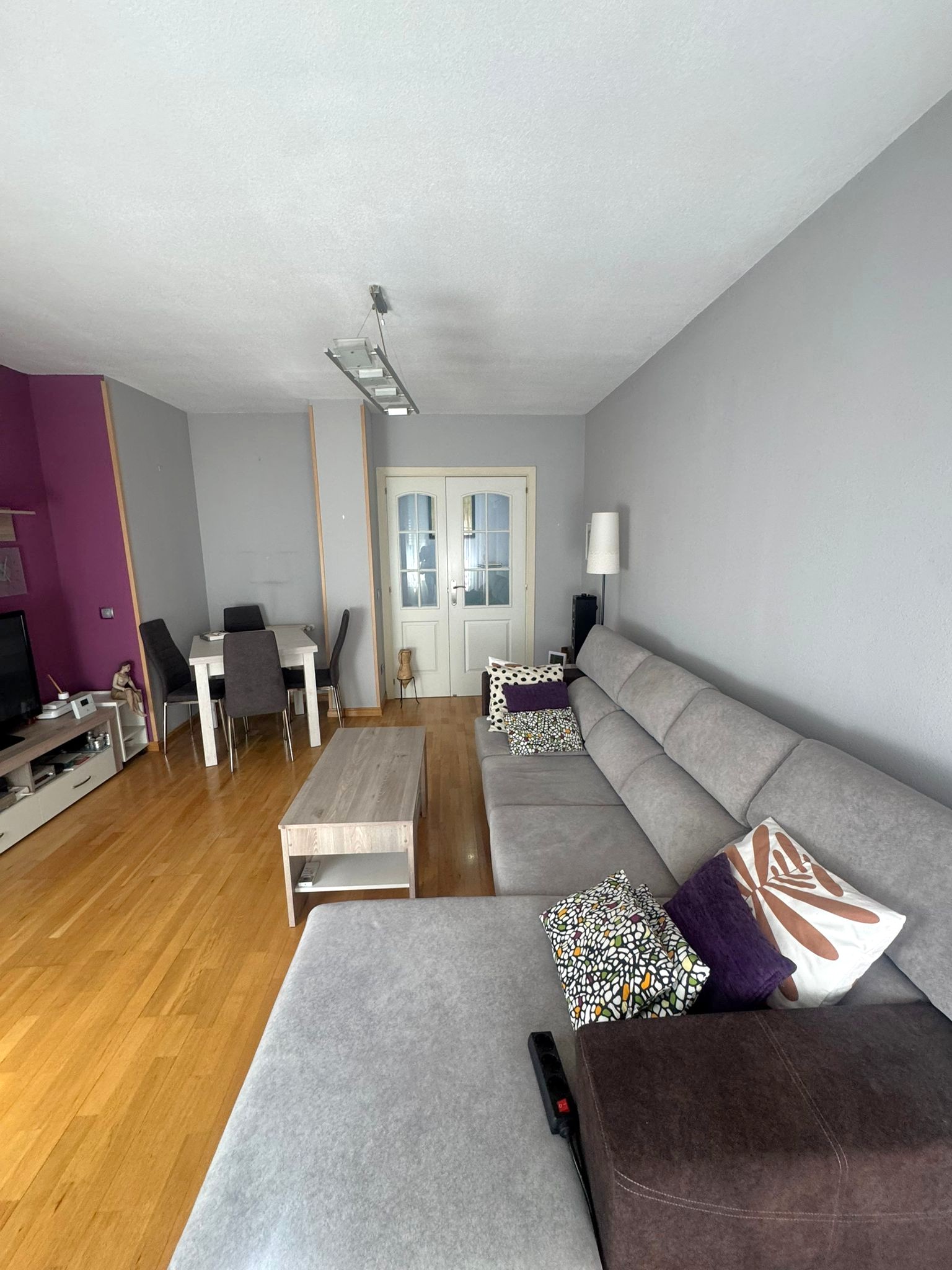 Se vende piso de 2 habitaciones con garaje, trastero y piscina en Vallecas