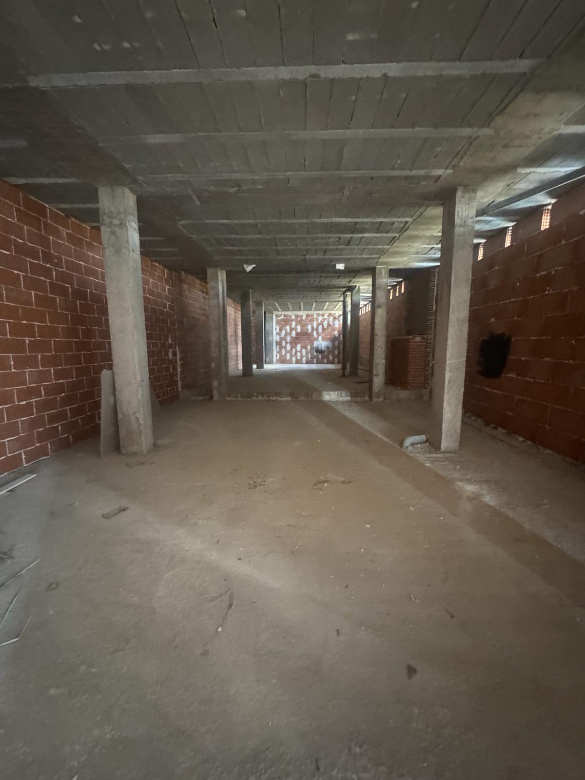 Se alquila local en la zona nueva de Alovera